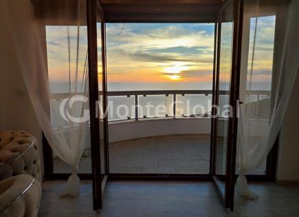 Flat for 220 000 euro in Dobra Voda, Montenegro