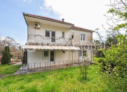 Casa para 330 000 euro en Bijela, Montenegro