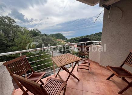 Flat for 150 000 euro in Petrovac, Montenegro