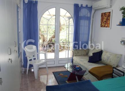 Flat for 160 000 euro in Sveti Stefan, Montenegro
