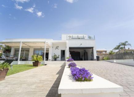 House for 795 000 euro in Coma-ruga, Spain