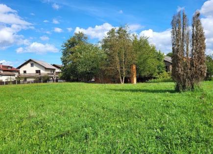 Terrain pour 1 105 420 Euro à Ig, Slovénie