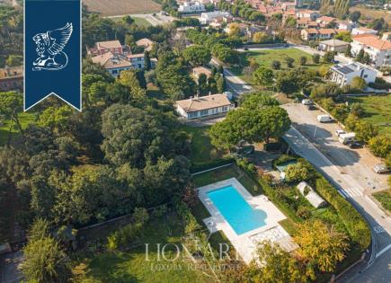 Villa à Civitanova Marche, Italie (prix sur demande)