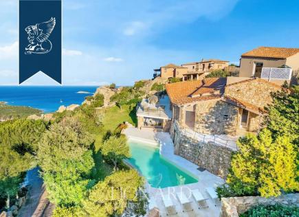 Villa for 2 800 000 euro in Porto Cervo, Italy