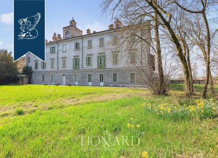 Villa for 2 600 000 euro in Pavia, Italy