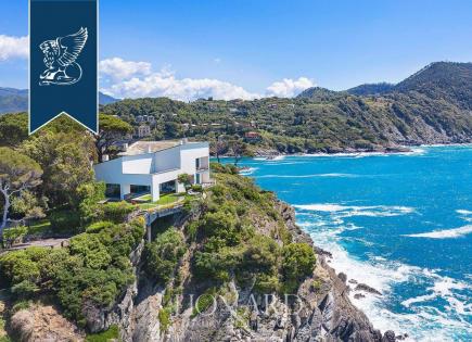 Villa in Sestri Levante, Italy (price on request)