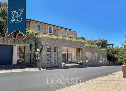 Villa for 2 500 000 euro in Castiglione della Pescaia, Italy