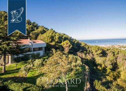 Villa in Livorno, Italy (price on request)