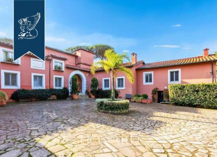 Villa in Rome, Italy (price on request)