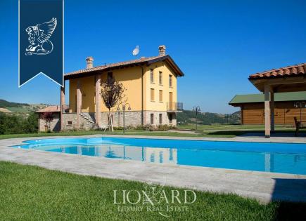 Farm for 990 000 euro in Piacenza, Italy