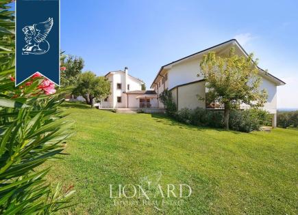 Villa for 2 400 000 euro in Verona, Italy