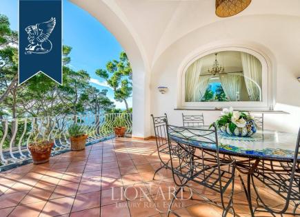 Villa a Napoli, Italia (prezzo su richiesta)