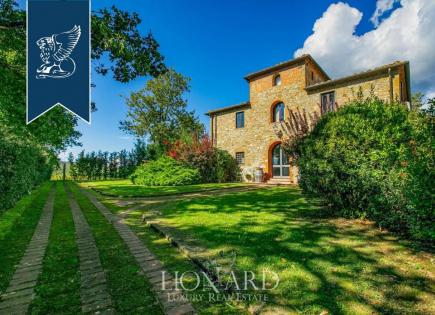Ferme pour 2 700 000 Euro à Arezzo, Italie