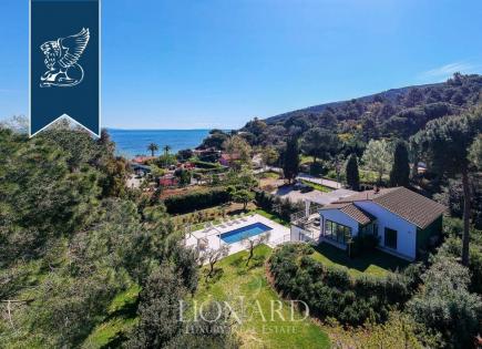 Villa in Livorno, Italy (price on request)