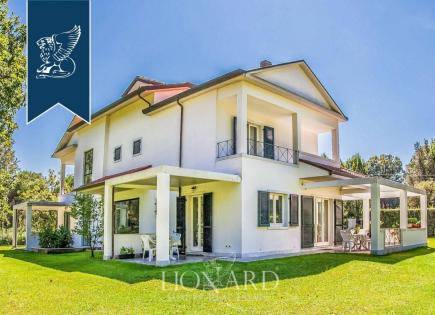 Villa à Massa, Italie (prix sur demande)