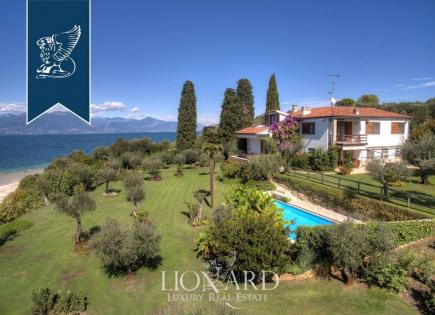 Villa en Sirmione, Italia (precio a consultar)