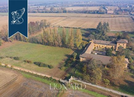 Castle for 5 900 000 euro in Pavia, Italy