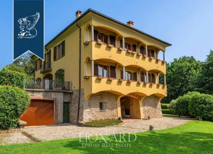 Villa for 1 990 000 euro in Carate Brianza, Italy