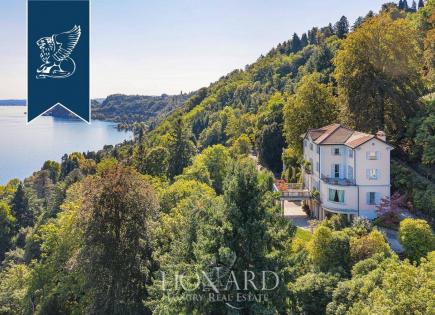 Villa pour 4 400 000 Euro à Arona, Italie