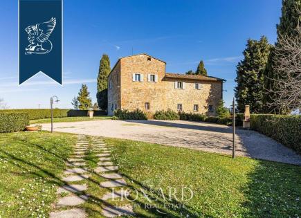Farm in San Gimignano, Italy (price on request)