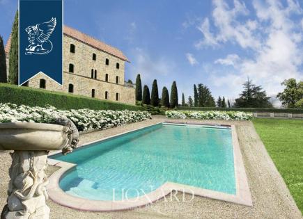 Farm for 1 300 000 euro in Pistoia, Italy