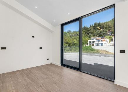 Penthouse für 480 000 euro in Tivat, Montenegro