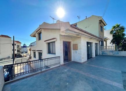 Maison pour 2 500 Euro par mois à Mesa Geitonia, Chypre