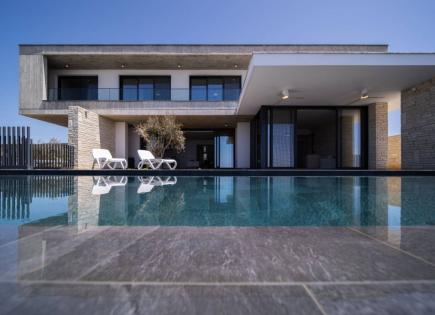 House for 1 950 000 euro in Paphos, Cyprus