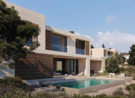 House for 2 400 000 euro in Peyia, Cyprus