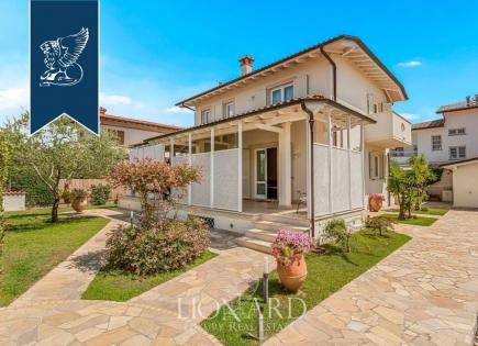 Villa para 2 000 000 euro en Pietrasanta, Italia