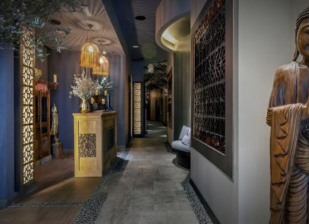 Commercial property for 800 000 euro in Barcelona, Spain