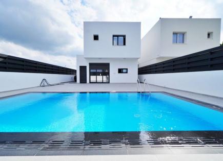 Villa for 1 000 000 euro in Larnaca, Cyprus