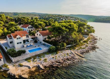 Villa per 1 300 000 euro in Croazia