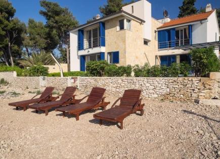 Villa for 1 800 000 euro in Croatia