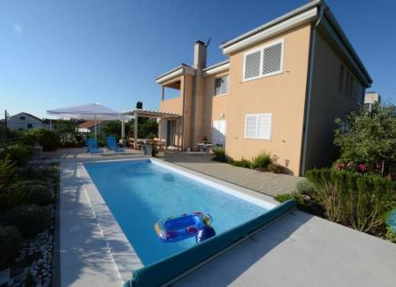 Villa pour 800 000 Euro à Petrčane, Croatie