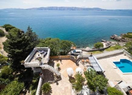 Villa para 2 075 000 euro en Novi Vinodolski, Croacia