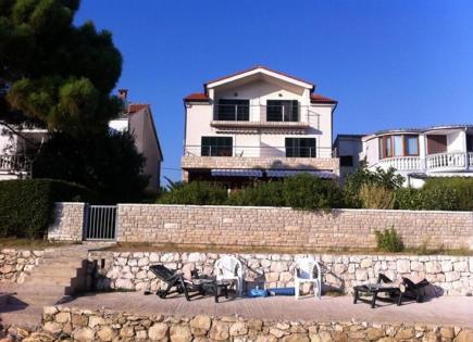 Villa for 1 750 000 euro in Bibinje, Croatia