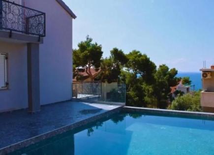 Villa per 680 000 euro a Hvar, Croazia