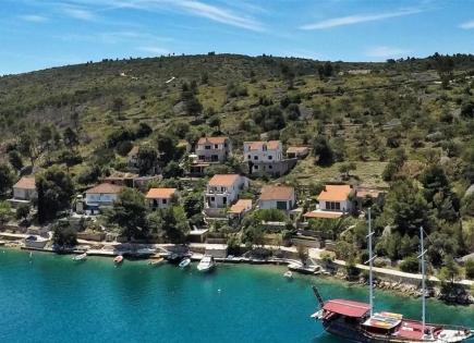 Hotel for 587 000 euro on Brac, Croatia