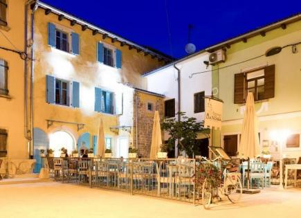 Hotel for 1 813 000 euro in Fazana, Croatia