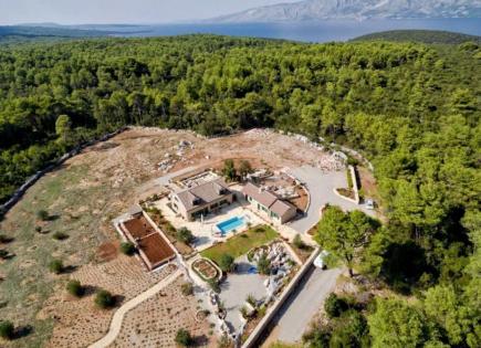 Villa for 3 650 000 euro on Hvar, Croatia
