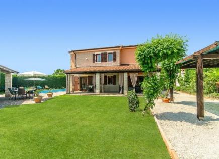 Villa para 750 000 euro en Svetvincenat, Croacia