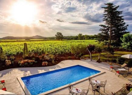 Villa for 1 195 000 euro in Porec, Croatia
