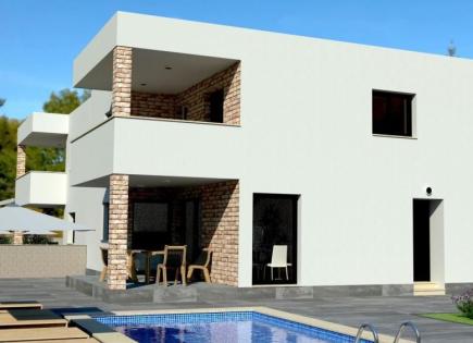 Villa for 572 000 euro in Porec, Croatia