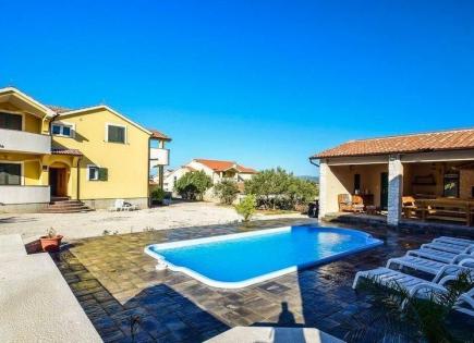 Villa para 900 000 euro en Vodice, Croacia
