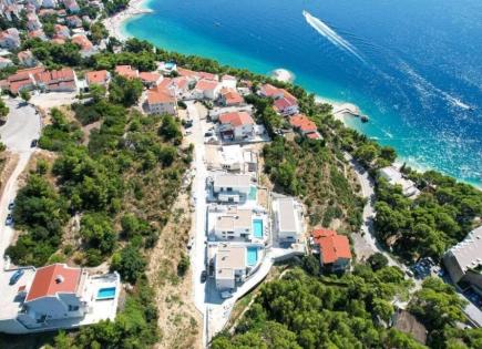 Villa for 2 200 000 euro in Baska Voda, Croatia