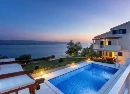 Villa for 1 600 000 euro in Omis, Croatia