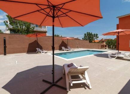 Hôtel pour 1 040 000 Euro à Pula, Croatie
