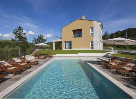 Hotel para 2 200 000 euro en Motovun, Croacia