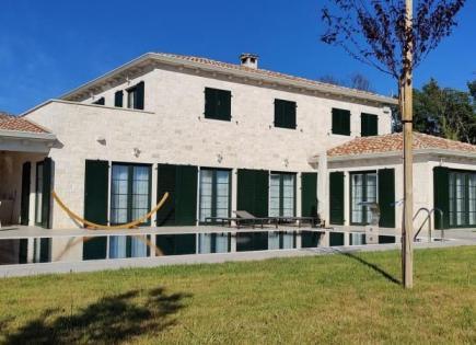 Villa for 1 150 000 euro in Porec, Croatia